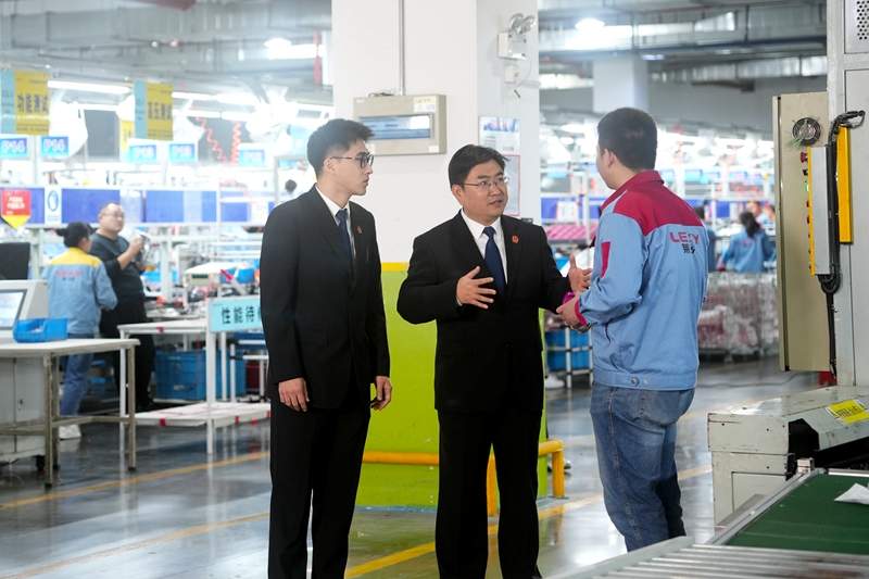 虎丘法院法官走訪企業(yè) 護航企業(yè)高質(zhì)量發(fā)展1.jpg
